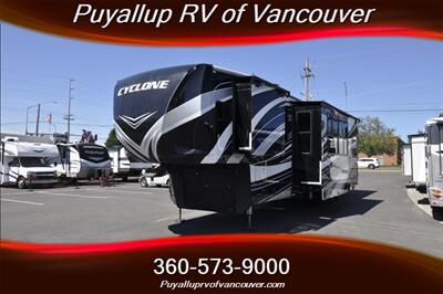 2020 HEARTLAND RV CYCLONE 4101   - Photo 22 - Vancouver, WA 98682-4901