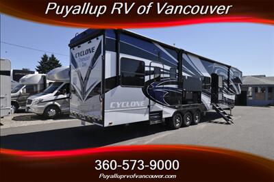 2020 HEARTLAND RV CYCLONE 4101   - Photo 19 - Vancouver, WA 98682-4901