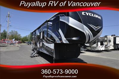 2020 HEARTLAND RV CYCLONE 4101   - Photo 23 - Vancouver, WA 98682-4901