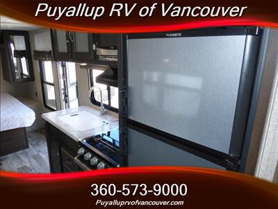 2020 KEYSTONE RV SPRINGDALE 220BHWE   - Photo 8 - Vancouver, WA 98682-4901