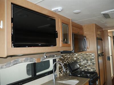 2017 Thor Windsport 31S   - Photo 3 - Puyallup, WA 98373