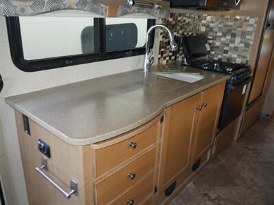 2017 Thor Windsport 31S   - Photo 2 - Puyallup, WA 98373