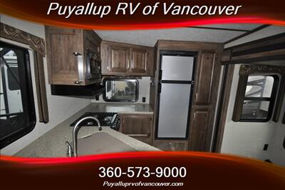 2017 KEYSTONE RV COUGAR 28RKS 28RKS FIFTH WHEEL   - Photo 13 - Vancouver, WA 98682-4901