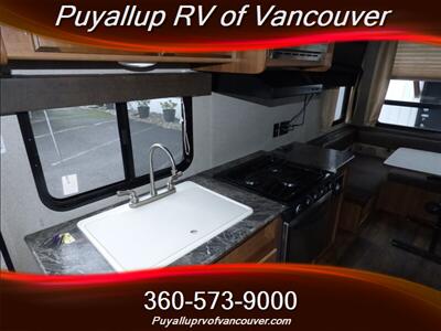 2017 KEYSTONE RV SPRINGDALE 202QBWE   - Photo 9 - Vancouver, WA 98682-4901