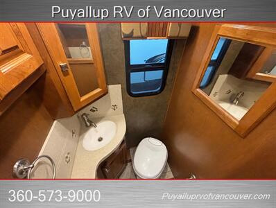 2014 TIFFIN ALLEGRO BREEZE 32BR   - Photo 16 - Vancouver, WA 98682-4901