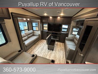 2021 Grand Design REFLECTION 340RDS   - Photo 9 - Vancouver, WA 98682-4901