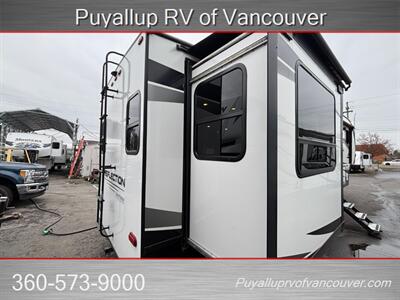 2021 Grand Design REFLECTION 340RDS   - Photo 4 - Vancouver, WA 98682-4901