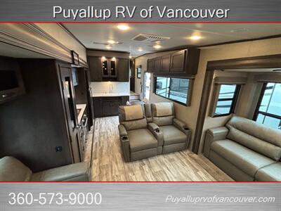 2021 Grand Design REFLECTION 340RDS   - Photo 10 - Vancouver, WA 98682-4901