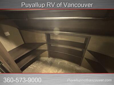 2021 Grand Design REFLECTION 340RDS   - Photo 16 - Vancouver, WA 98682-4901