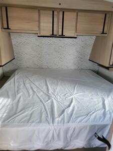 2021 Cruiser RV Radiance 28BH   - Photo 7 - Puyallup, WA 98373