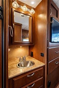 2015 Thor Axis 25.1 - Photo 6 - Puyallup, WA 98373