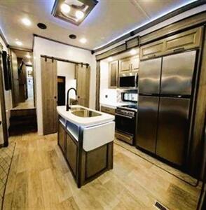 2022 Keystone Montana 3763BP - Photo 6 - Puyallup, WA 98373