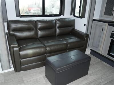 2022 Keystone Montana 3763BP - Photo 18 - Puyallup, WA 98373