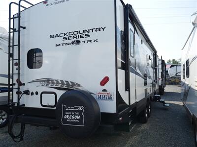2022 Outdoors RV Mountain Trax 28DBS   - Photo 3 - Puyallup, WA 98373