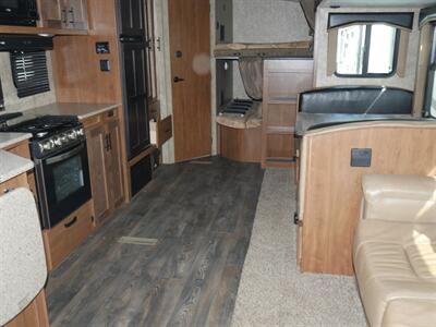 2022 Outdoors RV Mountain Trax 28DBS   - Photo 13 - Puyallup, WA 98373