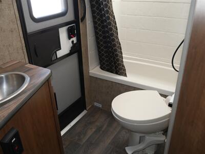 2022 Outdoors RV Mountain Trax 28DBS   - Photo 9 - Puyallup, WA 98373