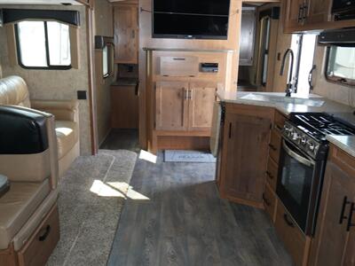 2022 Outdoors RV Mountain Trax 28DBS   - Photo 14 - Puyallup, WA 98373