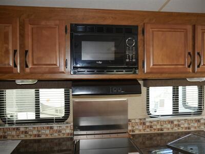 2013 Outdoors RV Timber Ridge 250RDS   - Photo 6 - Puyallup, WA 98373