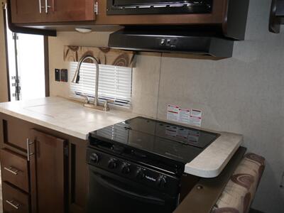 2016 Forest River Cherokee Cascade 19RLC   - Photo 5 - Puyallup, WA 98373