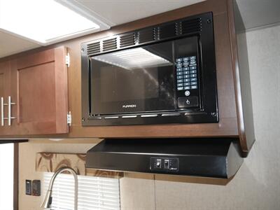 2016 Forest River Cherokee Cascade 19RLC   - Photo 7 - Puyallup, WA 98373