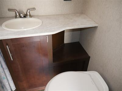 2016 Forest River Cherokee Cascade 19RLC   - Photo 10 - Puyallup, WA 98373