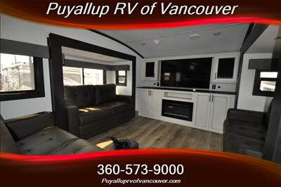 2025 FOREST RIVER SABRE 37FLH 5TH WHEEL TRAILER   - Photo 6 - Vancouver, WA 98682-4901