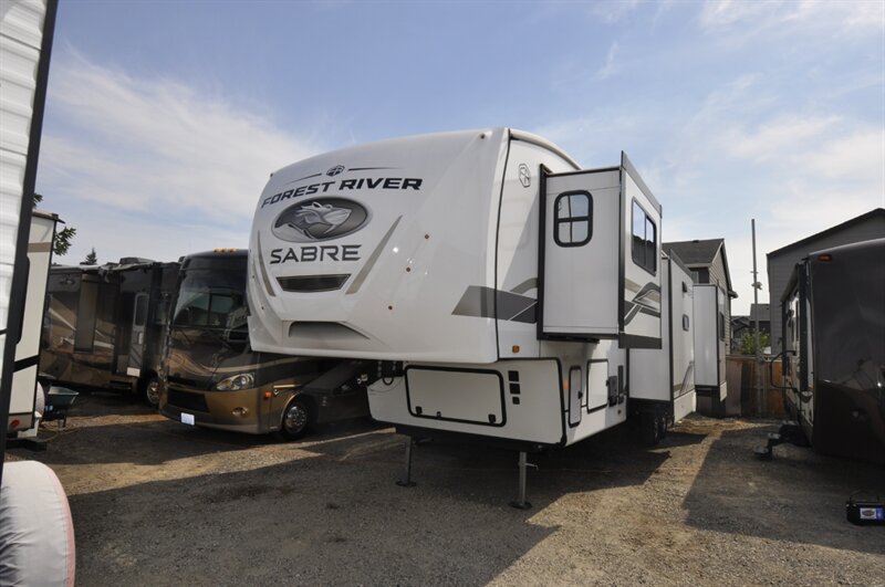 2025 FOREST RIVER SABRE 37FLH 5TH WHEEL TRAILER  