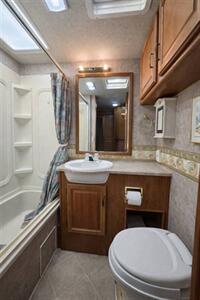2007 Fleetwood Terra 34N - Photo 11 - Puyallup, WA 98373