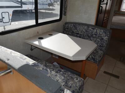 2003 Forest River Georgetown 303   - Photo 4 - Puyallup, WA 98373