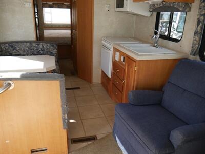 2003 Forest River Georgetown 303   - Photo 11 - Puyallup, WA 98373