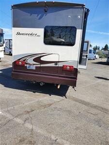 2017 Forest River Sunseeker 2400S - Photo 2 - Puyallup, WA 98373