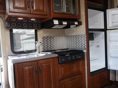 2017 Forest River Sunseeker 2400S - Photo 5 - Puyallup, WA 98373