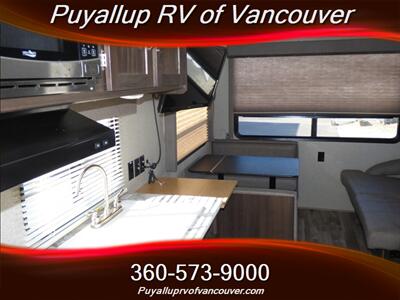 2018 KEYSTONE RV SPRINGDALE 201RDWE   - Photo 8 - Vancouver, WA 98682-4901