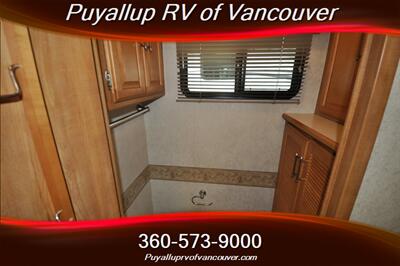 2005 WINNEBAGO JOURNEY 34H 350   - Photo 23 - Vancouver, WA 98682-4901