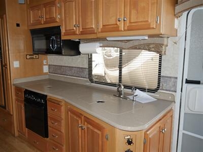 2005 Alpenlite Augusta 32RL   - Photo 5 - Puyallup, WA 98373