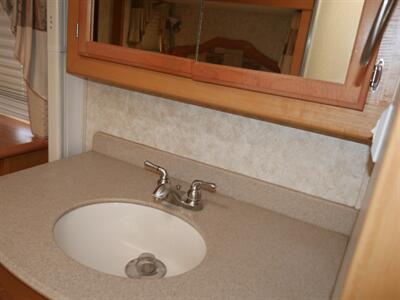 2005 Alpenlite Augusta 32RL   - Photo 9 - Puyallup, WA 98373
