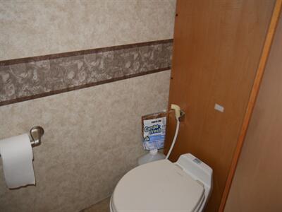 2005 Alpenlite Augusta 32RL   - Photo 8 - Puyallup, WA 98373