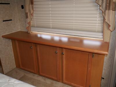2005 Alpenlite Augusta 32RL   - Photo 13 - Puyallup, WA 98373