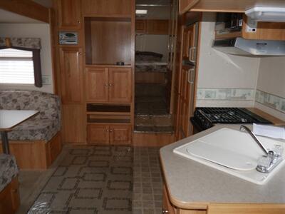 2003 R Vision Trail Lite 527rlss   - Photo 13 - Puyallup, WA 98373