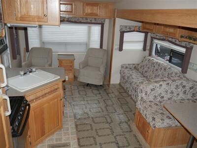 2003 R Vision Trail Lite 527rlss   - Photo 12 - Puyallup, WA 98373