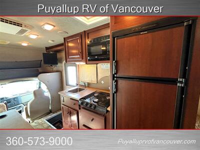 2014 Fleetwood Jamboree Searcher 23B   - Photo 13 - Vancouver, WA 98682-4901