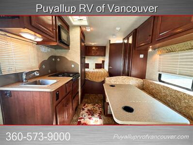 2014 Fleetwood Jamboree Searcher 23B   - Photo 7 - Vancouver, WA 98682-4901
