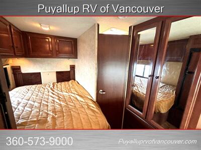 2014 Fleetwood Jamboree Searcher 23B   - Photo 11 - Vancouver, WA 98682-4901