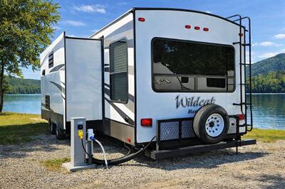 2018 Forest River Wildcat Maxx 32TSX - Photo 2 - Puyallup, WA 98373