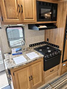 2018 Coachmen PRISM 2150 LE - Photo 4 - Puyallup, WA 98373