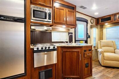 2016 Jayco Eagle HT 26.5 RLS - Photo 4 - Puyallup, WA 98373