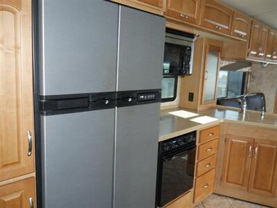 2009 Winnebago Adventurer 32h - Photo 8 - Puyallup, WA 98373