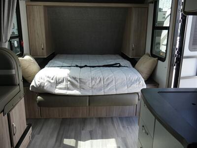 2022 Winnebago Micro Minnie 2108DS   - Photo 11 - Puyallup, WA 98373