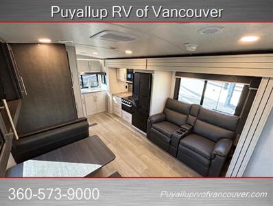 2025 KEYSTONE RV COUGAR HALF TON 22MLSWE   - Photo 9 - Vancouver, WA 98682-4901