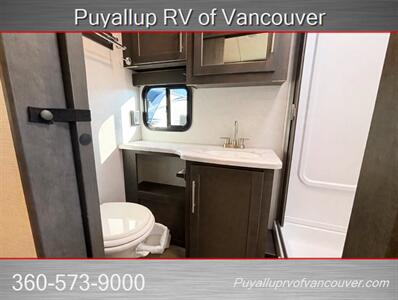 2025 KEYSTONE RV COUGAR HALF TON 22MLSWE   - Photo 15 - Vancouver, WA 98682-4901